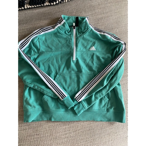 Adidas XL slightly cropped half zip sweatshirt